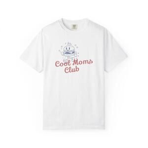 Cool Moms Club Graphic T-Shirt Retro Cooking Mom Illustration